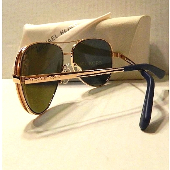 Like New MICHAEL KORS Rose Gold Polarized  "Chelsea" unisex sunglasses & case - Picture 9 of 11